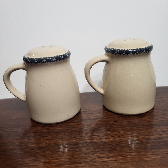 Vintage Home & Garden Party Sunflower Salt And Pepper Shaker Set - Picture 2 of 4